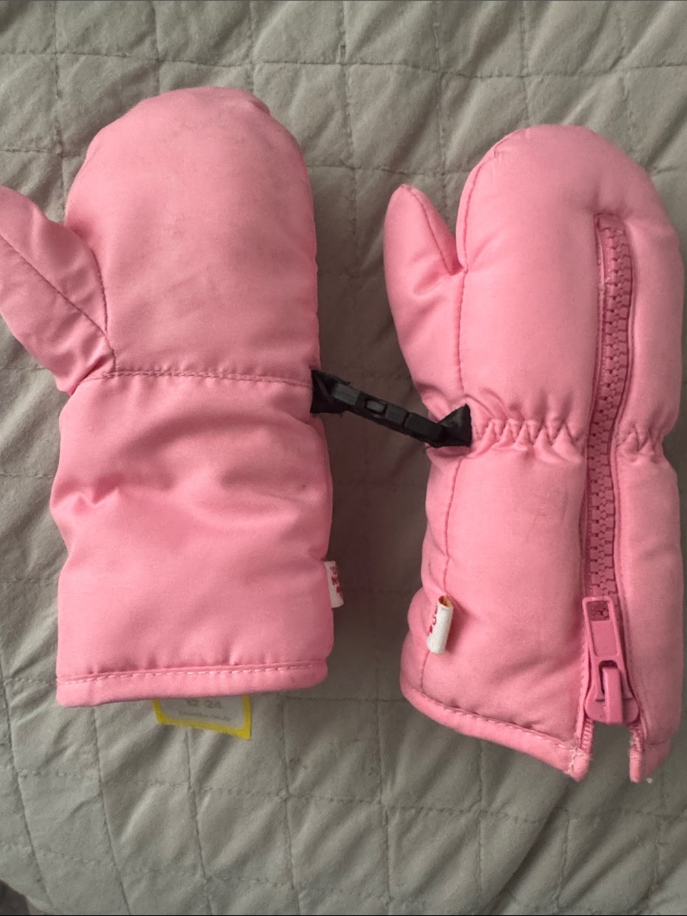 Kids Pink Insulated Mittens with Easy-Zip Closure